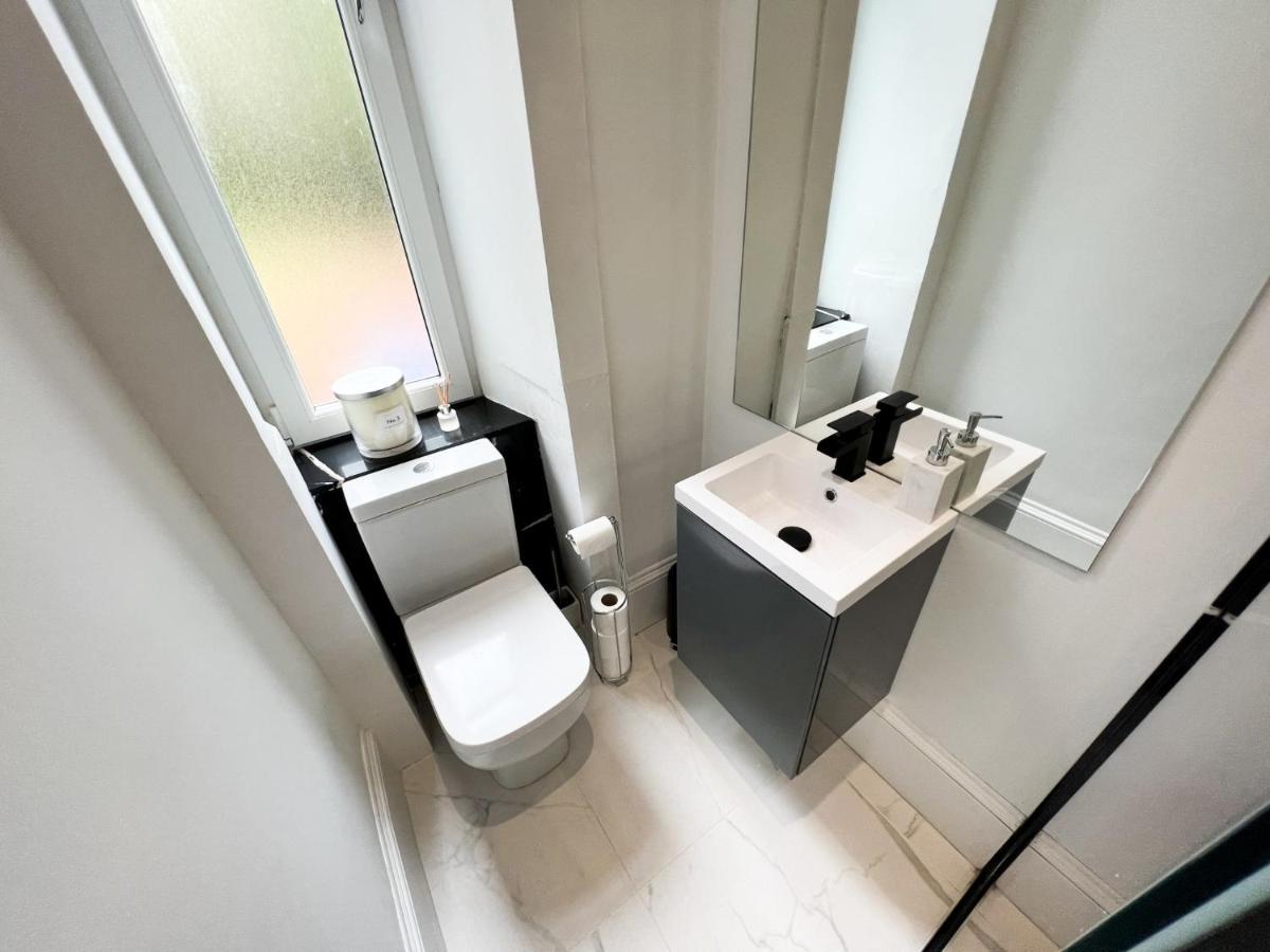 グラスゴーModern 1Br West End Flatアパートメント エクステリア 写真